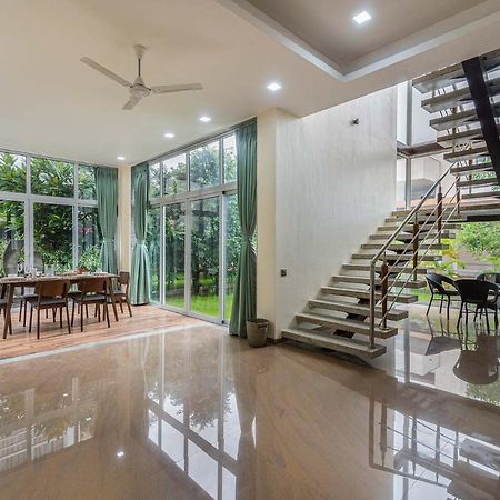 Sierra Skies By Stayvista - A Mountain-View Villa Featuring A Rooftop Swimming Pool, Jacuzzi, Turf, And A Gym For An Elevated Stay Lonavala Exterior foto