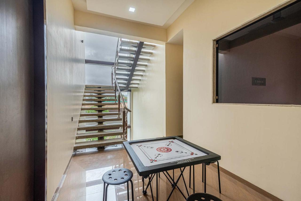Sierra Skies By Stayvista - A Mountain-View Villa Featuring A Rooftop Swimming Pool, Jacuzzi, Turf, And A Gym For An Elevated Stay Lonavala Exterior foto