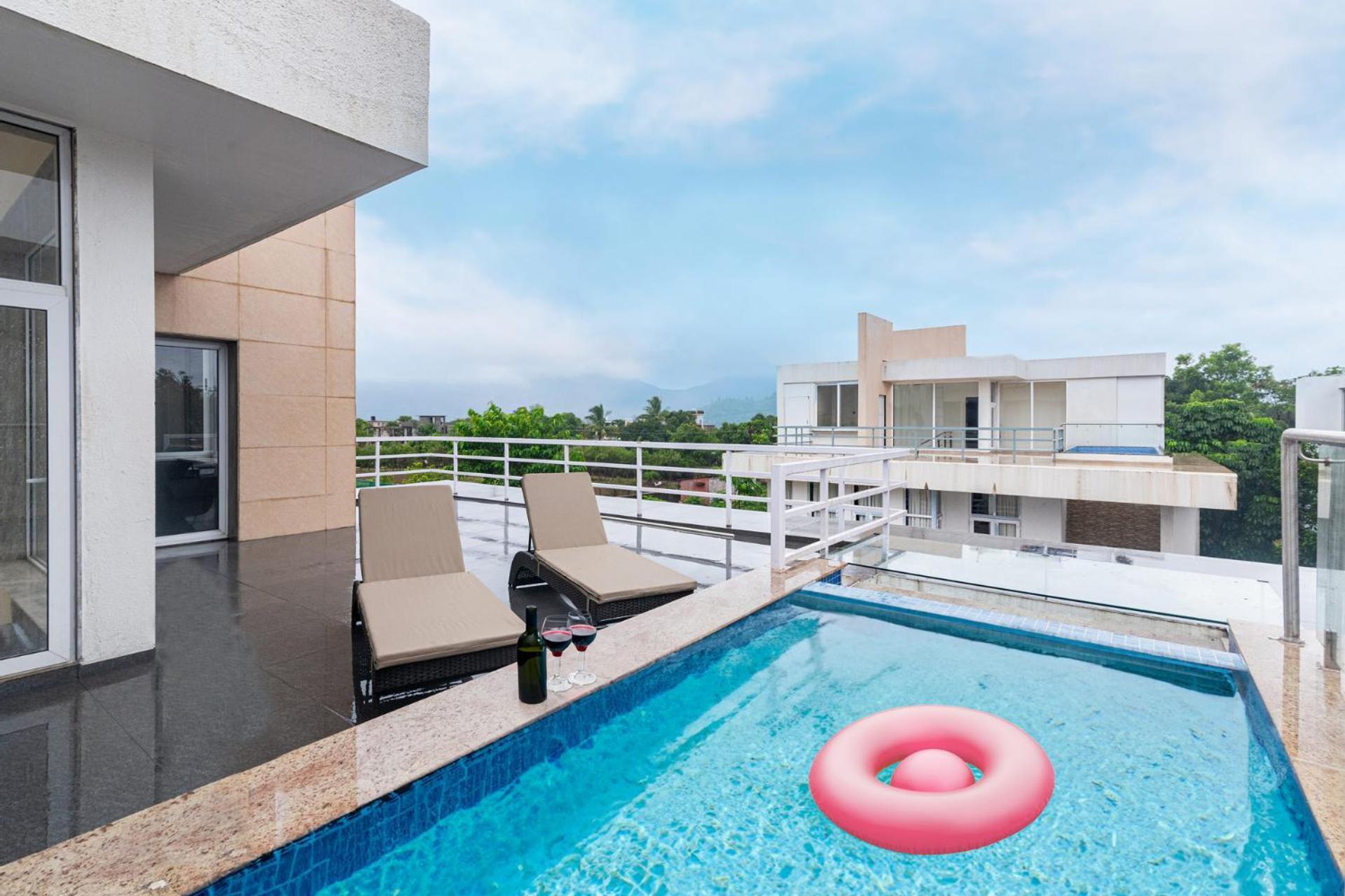 Sierra Skies By Stayvista - A Mountain-View Villa Featuring A Rooftop Swimming Pool, Jacuzzi, Turf, And A Gym For An Elevated Stay Lonavala Exterior foto